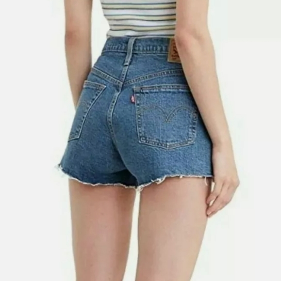 NWT Levi's Women's 501 Original Shorts $49.5 MSRP Jive Stone - Picture 4 of 8